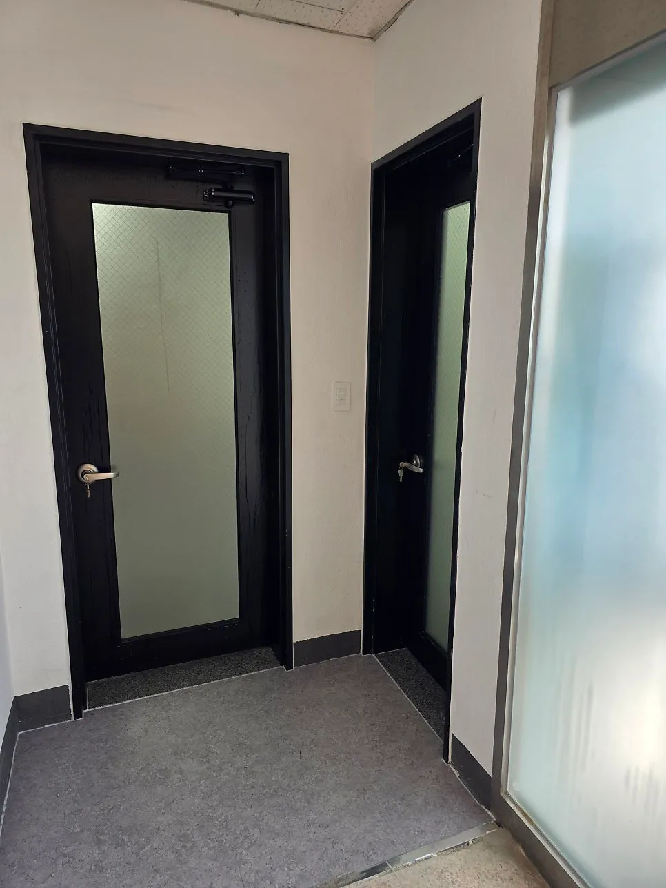 대학교 실내 유리 프라이버시시트